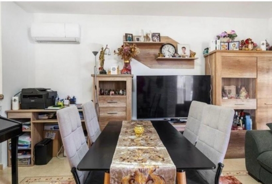 Resale - Townhouse - San Miguel de Salinas - Las Filipinas
