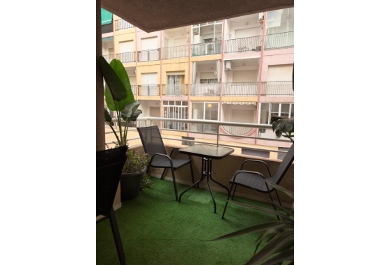 Wiederverkauf - Wohnung - Torrevieja - Centro