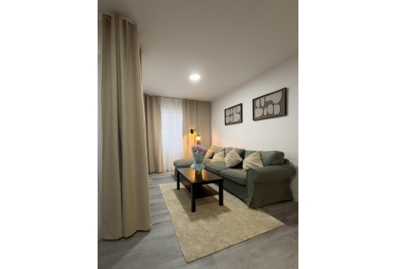 Wiederverkauf - Wohnung - Torrevieja - Centro