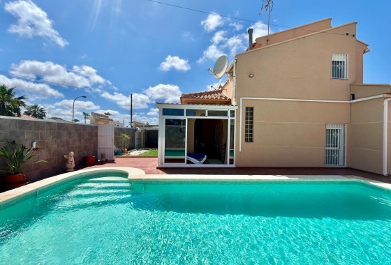 Resale - Villa - Torrevieja - San Luis