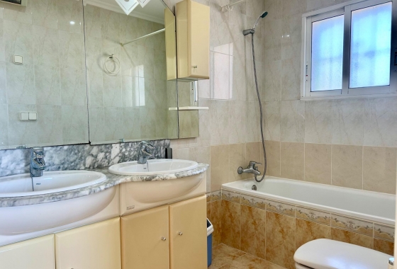 Resale - Villa - Torrevieja - San Luis