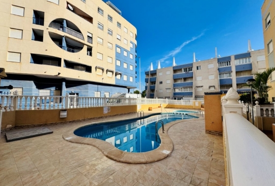 Resale - Apartment / flat - La Mata - Torrevista Playa