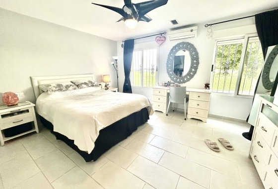 Resale - Villa - Catral - Costa Blanca