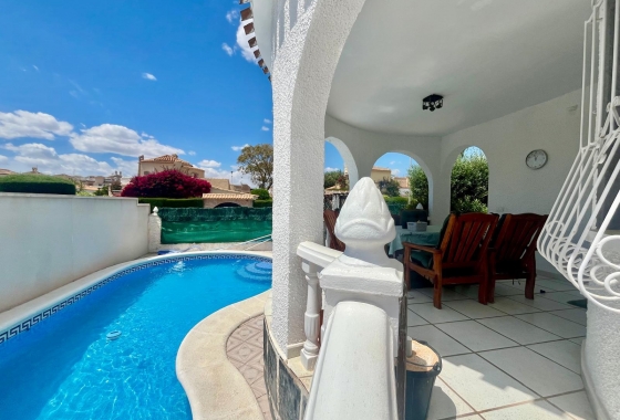 Wiederverkauf - Villa - Orihuela Costa - La Florida