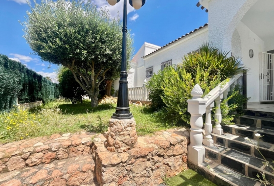Wiederverkauf - Villa - Orihuela Costa - La Florida