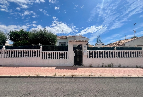 Wiederverkauf - Villa - Orihuela Costa - La Florida