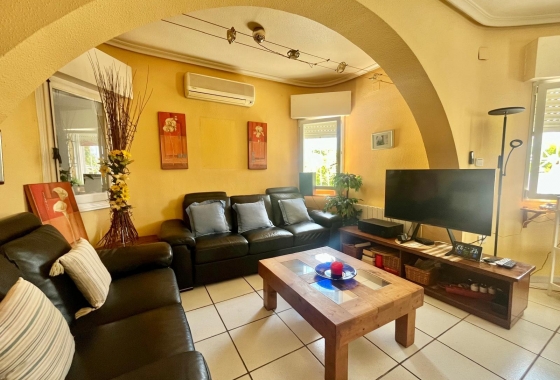 Wiederverkauf - Villa - Orihuela Costa - La Florida