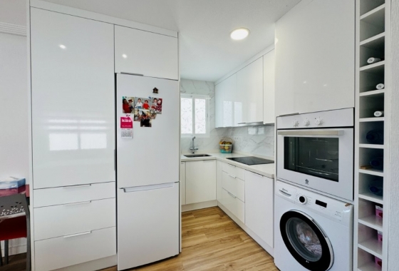 Resale - Apartment / flat - Guardamar del Segura - Pueblo
