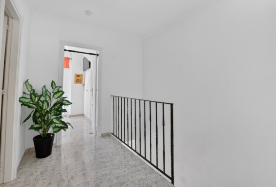 Revente - Maison de ville - Torrevieja - aguas nuevas