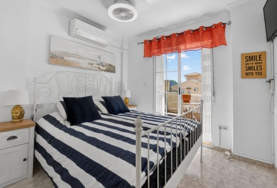 Revente - Maison de ville - Torrevieja - aguas nuevas