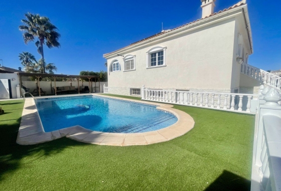 Wiederverkauf - Villa - Urb. La Marina - Inland