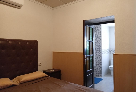 Resale - Townhouse - Los Montesinos - PUEBLO CENTRO