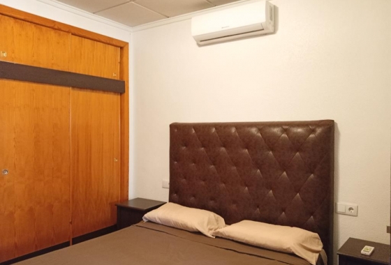 Resale - Townhouse - Los Montesinos - PUEBLO CENTRO