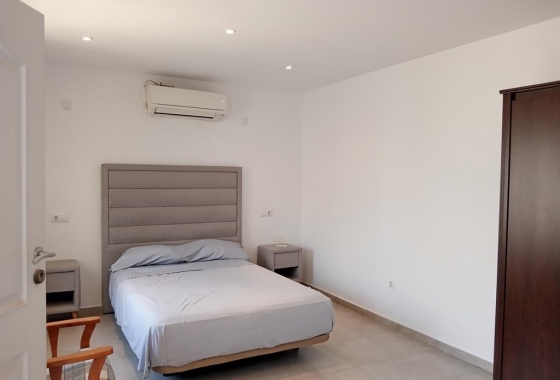 Resale - Townhouse - Los Montesinos - PUEBLO CENTRO