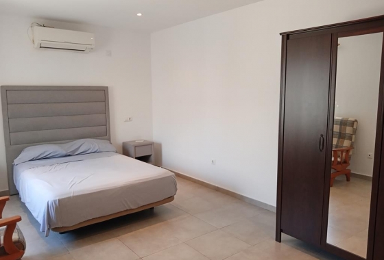 Resale - Townhouse - Los Montesinos - PUEBLO CENTRO