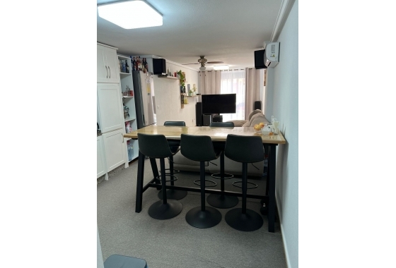 Resale - Apartment / flat - Torrevieja - Centro