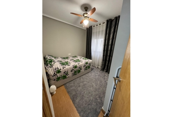 Resale - Apartment / flat - Torrevieja - Centro