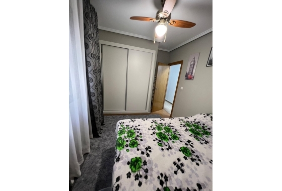 Resale - Apartment / flat - Torrevieja - Centro