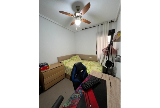 Resale - Apartment / flat - Torrevieja - Centro