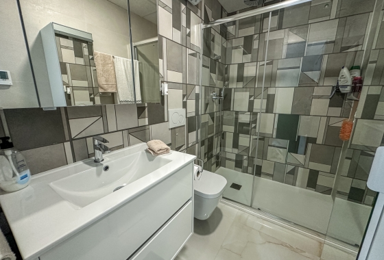 Resale - Apartment / flat - Torrevieja - AMANECER