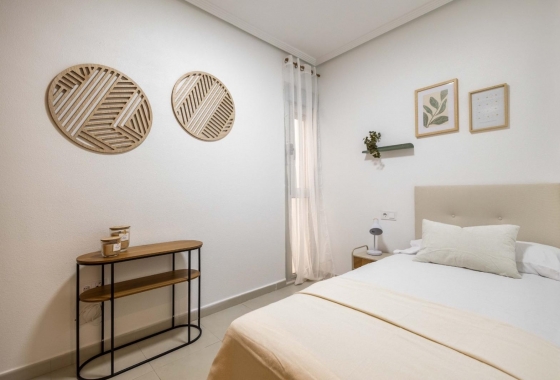 Wiederverkauf - Wohnung - Torrevieja - Las Calas