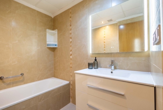 Wiederverkauf - Wohnung - Torrevieja - Las Calas