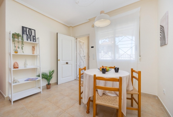 Resale - Bungalow - Torrevieja - Aguas Nuevas 1