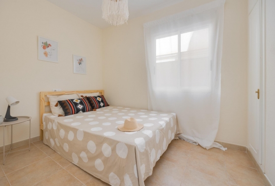 Resale - Bungalow - Torrevieja - Aguas Nuevas 1