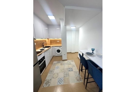 Wiederverkauf - Wohnung - Torrevieja - Centro - Muelle Pesquero