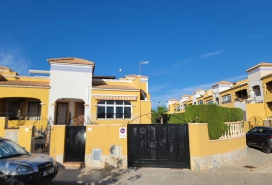 Resale - Townhouse - Los Montesinos - Los Montesinos - Urb. La Herrada