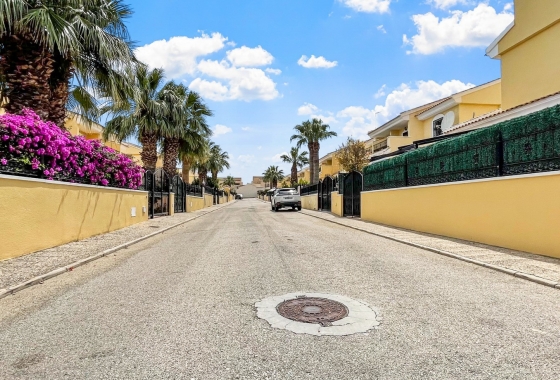 Revente - Villa - Orihuela Costa - Costa Blanca