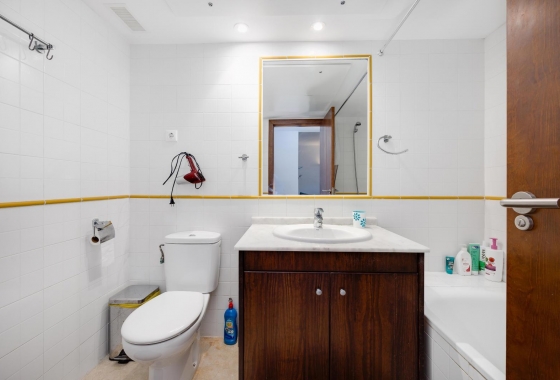 Resale - Apartment / flat - Torrevieja - Punta Prima