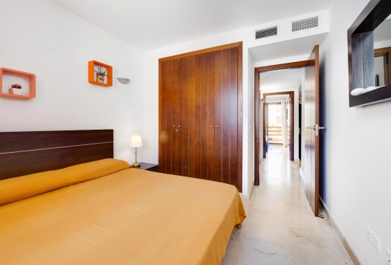 Resale - Apartment / flat - Torrevieja - Punta Prima