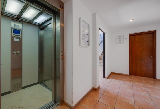 Resale - Apartment / flat - Torrevieja - Punta Prima
