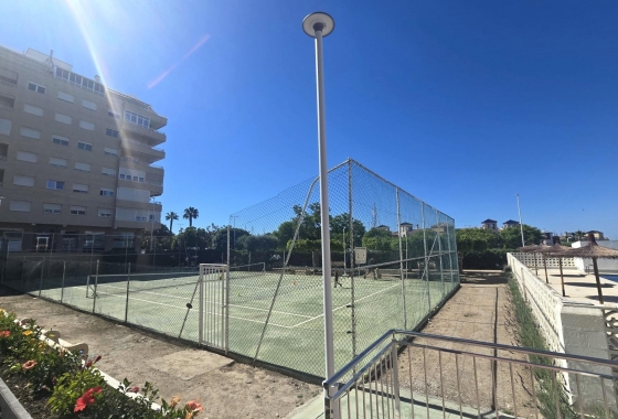 Återförsäljning - Lägenhet / lägenhet - Torrevieja - Puerto Deportivo Marina Salinas
