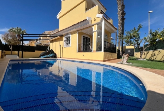 Herverkoop - Villa - Orihuela Costa - Los Dolses