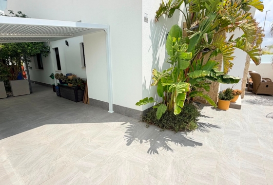 Herverkoop - Villa - Los Montesinos - La Herrada