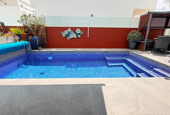 Herverkoop - Villa - Los Montesinos - La Herrada