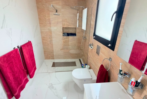 Herverkoop - Villa - Los Montesinos - La Herrada