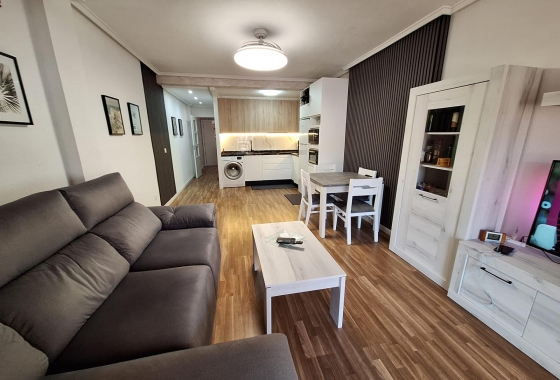 Wiederverkauf - Wohnung - Torrevieja - Centro