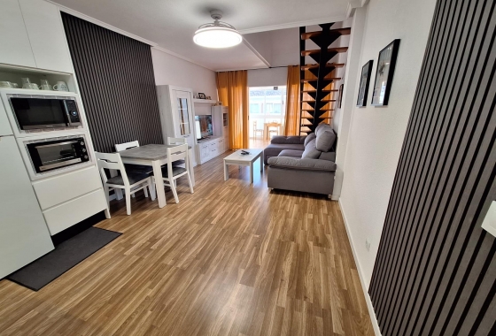 Wiederverkauf - Wohnung - Torrevieja - Centro