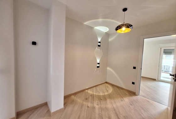 Wiederverkauf - Wohnung - Torrevieja - Playa de los Locos
