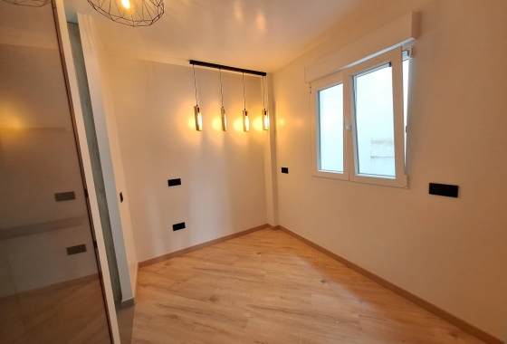 Wiederverkauf - Wohnung - Torrevieja - Playa de los Locos