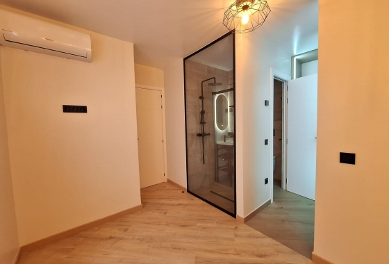 Wiederverkauf - Wohnung - Torrevieja - Playa de los Locos