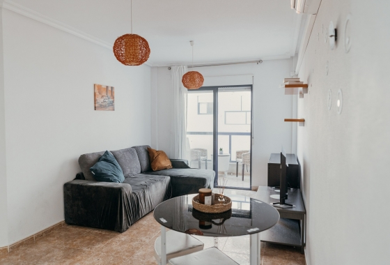 Återförsäljning - Lägenhet / lägenhet - Orihuela Costa - Aguamarina