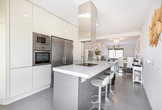 Resale - Apartment / flat - Pilar de la Horadada - Costa Blanca