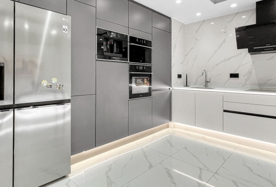Resale - Apartment / flat - Torrevieja - Costa Blanca