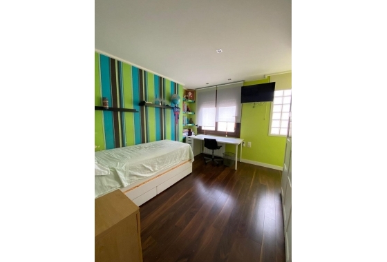 Herverkoop - Villa - Torrevieja - Centro - Muelle Pesquero