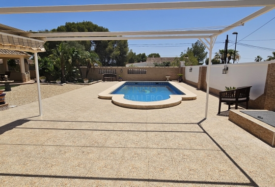 Resale - Villa - Pinar de Campoverde - Inland