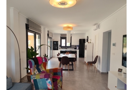 Resale - Villa - Los Montesinos - Costa Blanca